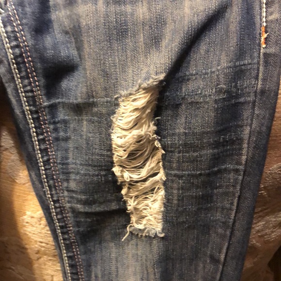 Distressed low rise jeans - Picture 4 of 9